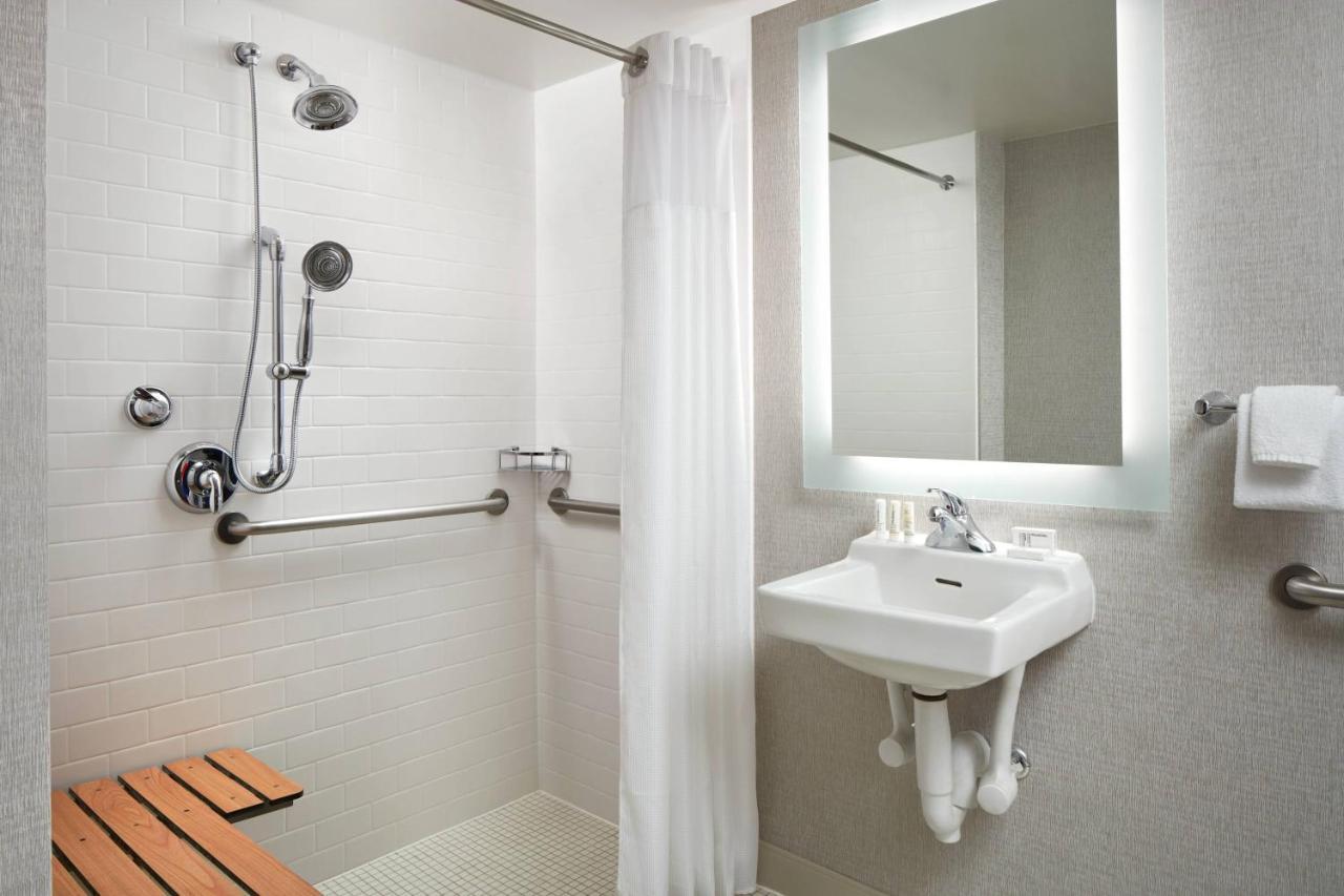 Fairfield & By Marriott Downtown Hotel Washington
