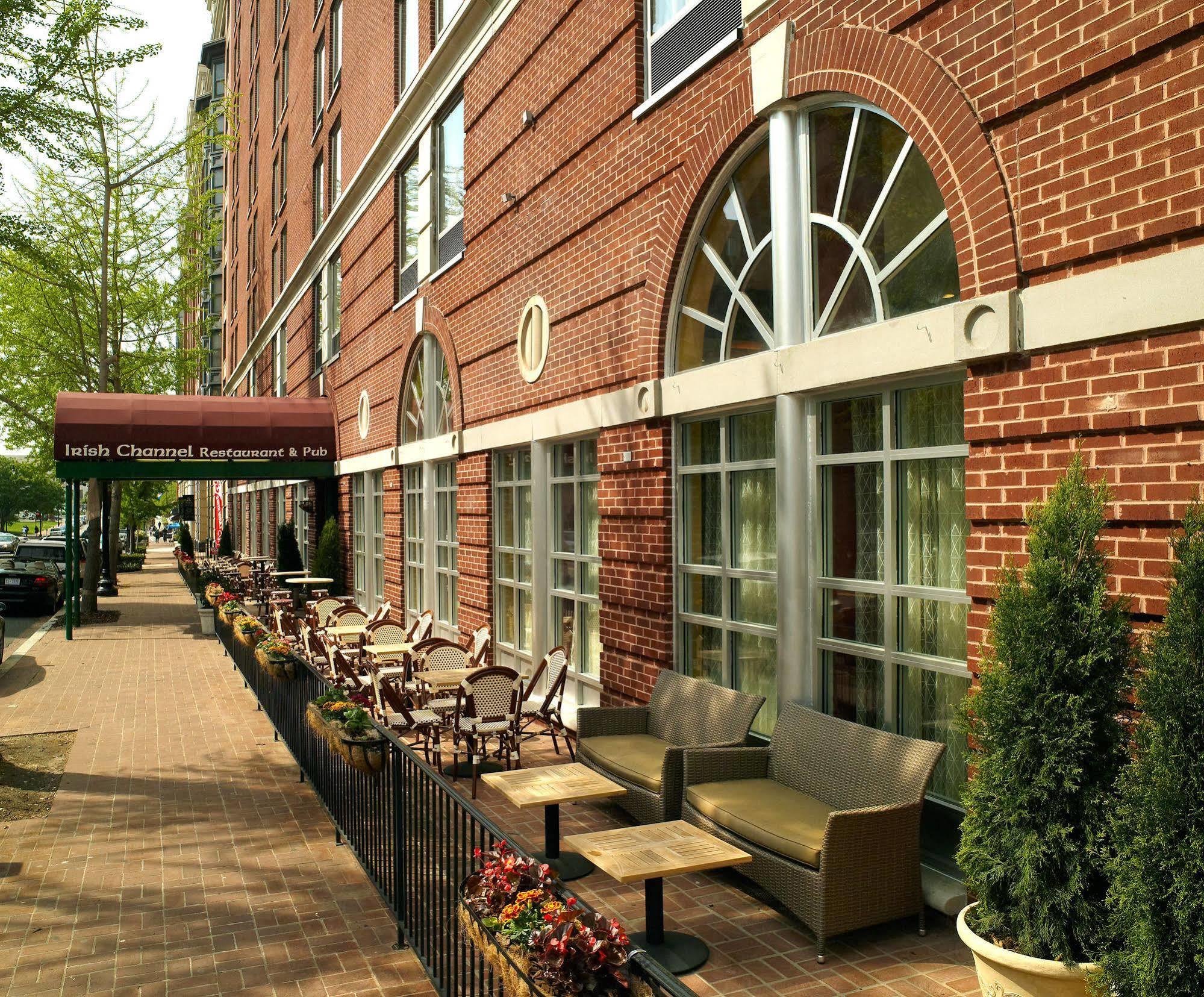 Fairfield & By Marriott Downtown Hotel 3*