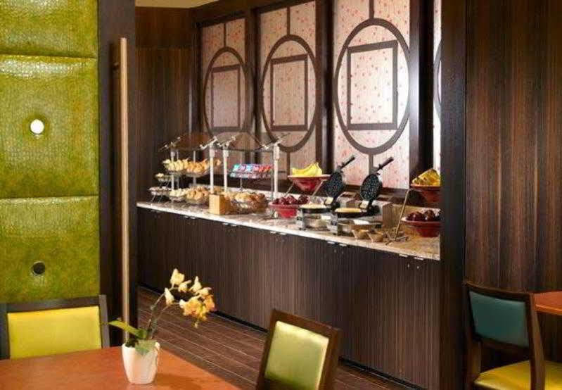 Hotel Fairfield & By Marriott Downtown 3*